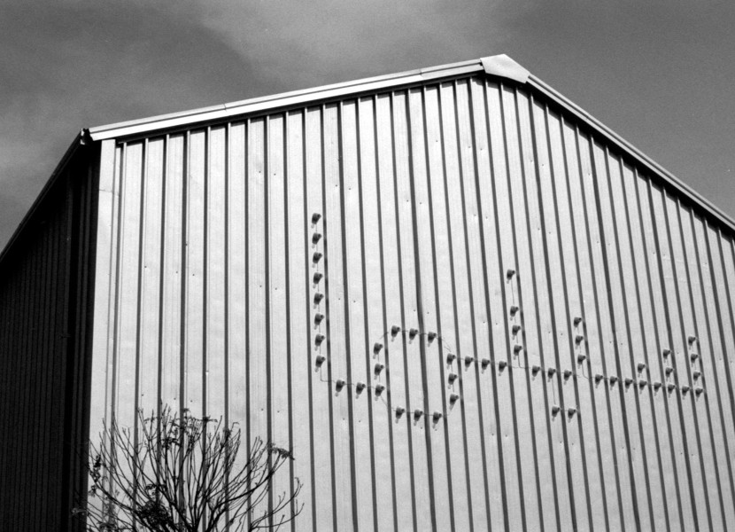 الملف الرابع | المحليات واللامحليات: طمأنينة اللااستقرار