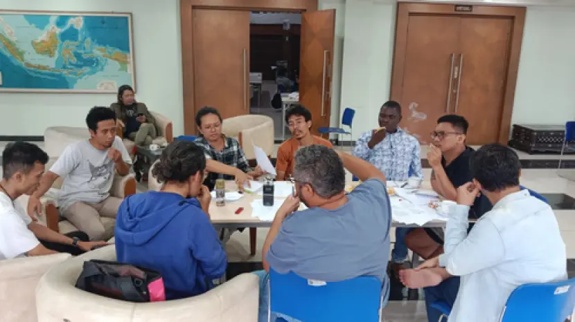 TOWARDS KINO-SHIP, Or how we make social cinephilia: A MANIFESTO